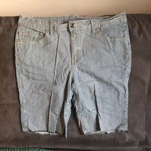 Faded glory striped capri